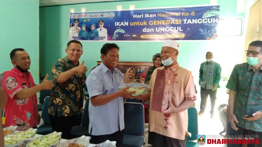 MEMPERINGATI HARI IKAN NASIONAL KE-8 DENGAN TEMA 